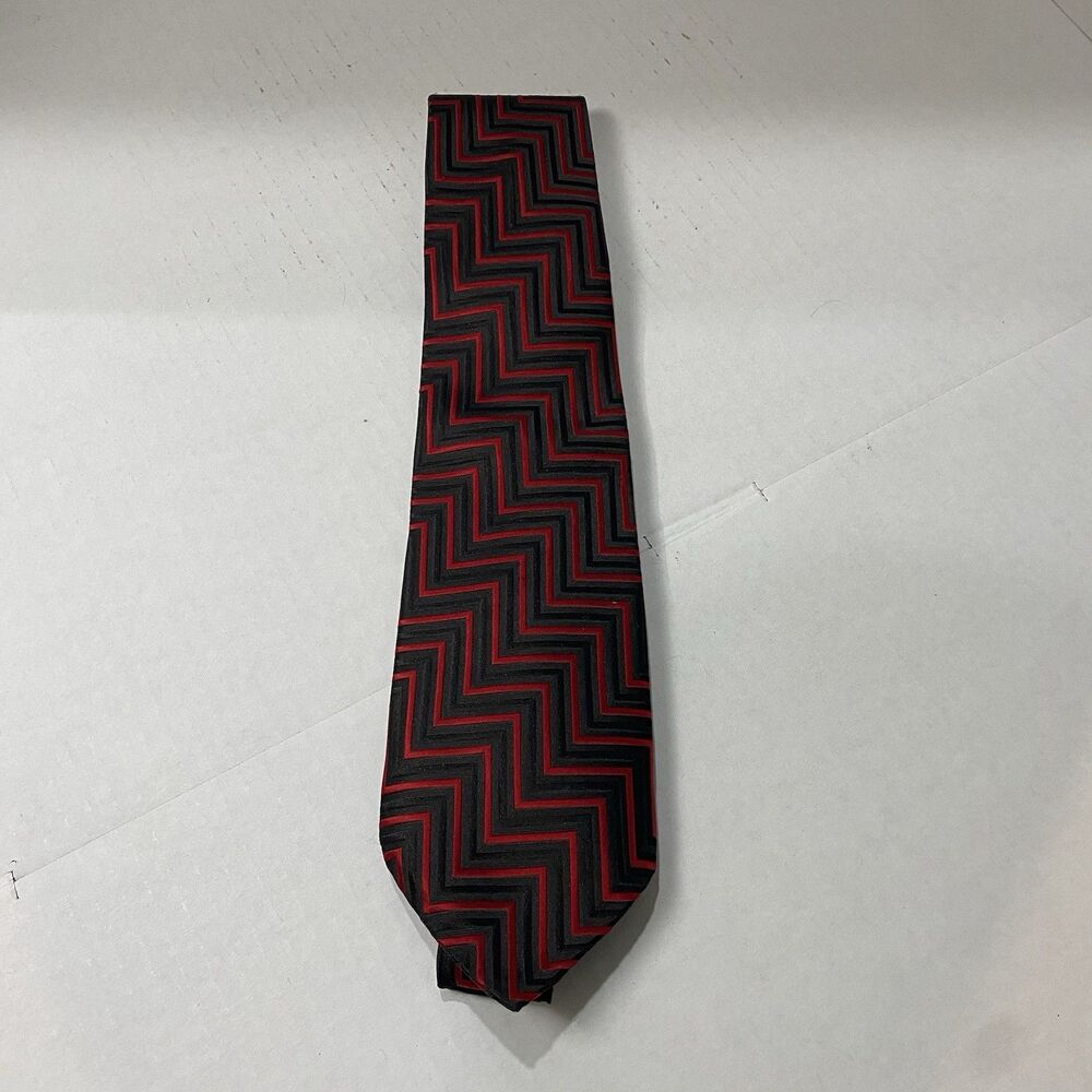 Giorgi Armani 100% Silk Red And Black Hand Made Neck Tie EUC
